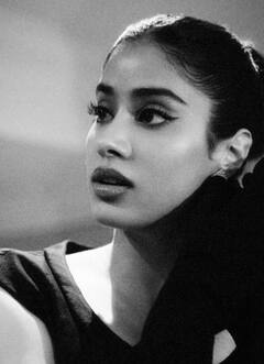 Cannes 2025: Dior च्या विंटेज ड्रेसमध्ये जान्हवीनं दाखवला 'फॅशनचा जलवा'; लूक पाहून वाढले चाहत्यांच्या हृदयाचे ठोके