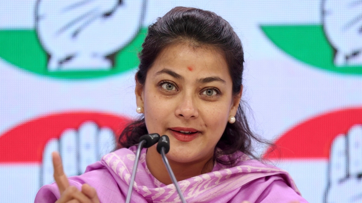 विदेश में प्रतिनिधिमंडल भेजने पर कांग्रेस सांसद प्रणिती शिंदे का बड़ा बयान, ‘सवाल अब भी बरकरार है कि…’