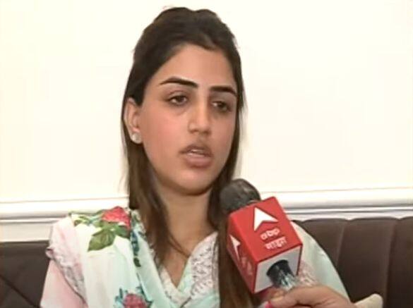 वैष्णवी यांच्या मृत्यूनंतर हगवणे कुटुंबियांचे नवनवीन कारनामे समोर येत आहे. हगवणेंची मोठ्या सूनेला देखील मारहाण करण्यात येत होती. त्यामुळे ती घर सोडून माहेरी राहत होती. याबाबत आता स्वत: मयुरीने आज एबीपी माझाशी बोलताना हगवणे कुटुंबियांवर धक्कादायक आरोप केले आहेत.