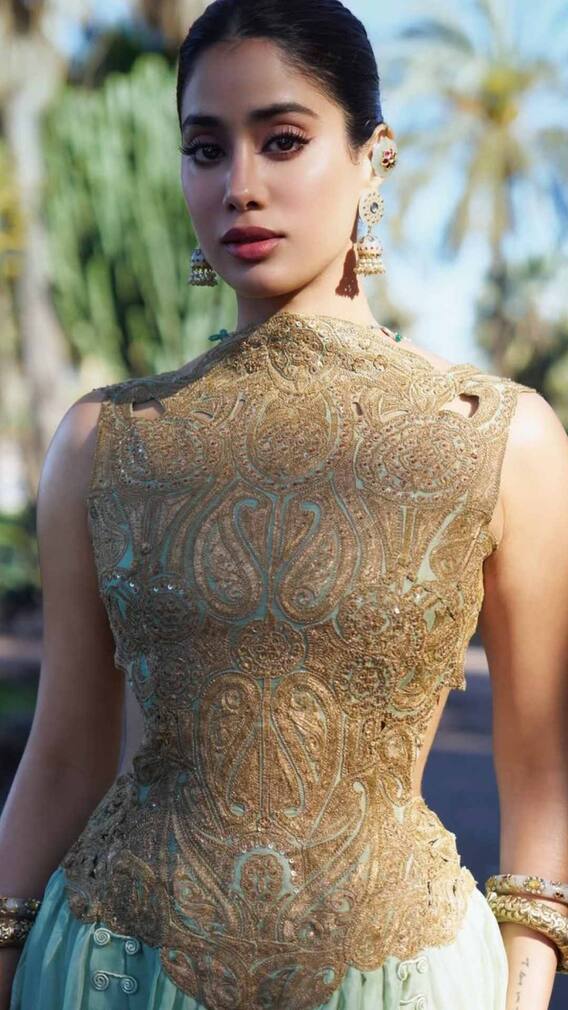 जाह्नवी कपूर को कुछ लोगों ने ऑनलाइन कह दिया था प्लास्टिक, एक्ट्रेस ने दिया करारा जवाब