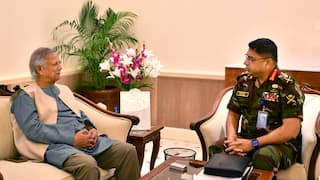 बांग्लादेश के आर्मी चीफ ने मोहम्मद यूनुस को याद दिलाई हैसियत, सरकार ने लिया इस फैसले पर यू-टर्न