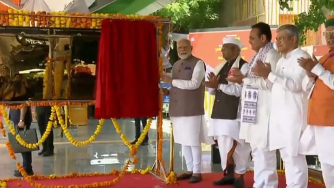PM Modi Rajasthan Visit Flags Off Bikaner Mumbai Express Train PM Modi Flags Off Bikaner-Mumbai Express Train During Rajasthan Visit
