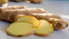 Health Tips: આ ગંભીર સમસ્યાઓમાં આદુનું સેવન છે ખૂબ જ ફાયદાકારક, જાણો તેના ઉપયોગની સાચી રીત