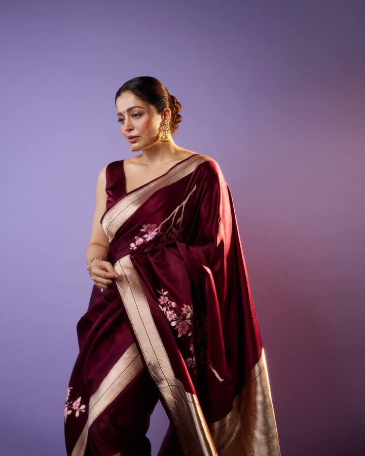 'मे आय कमेन मॅडम' या टीव्ही मालिकेतून घराघरांत पोहोचलेली अभिनेत्री म्हणजे नेहा पेंडसे.