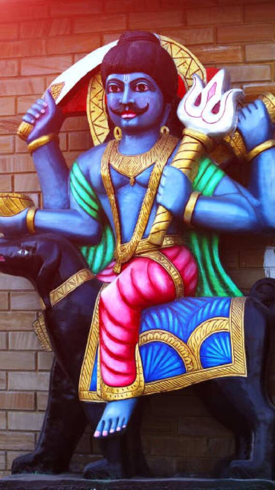 शनी जयंतीच्या दिवशी चुकूनही 'ही' 4 कामे करु नका!