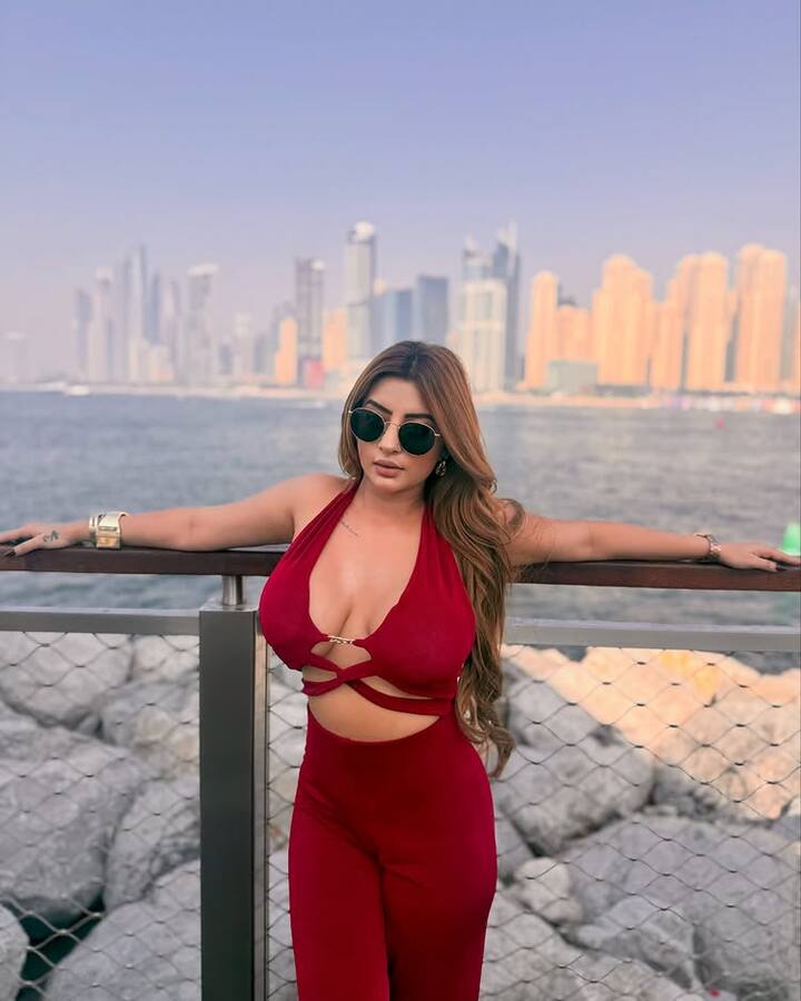 અભિનેત્રી અંકિતા દવે એક મોડેલ અને અભિનેત્રી તેમજ બ્લોગર છે. તે મોડલિંગની દુનિયામાં પણ ઘણી એક્ટિવ છે.