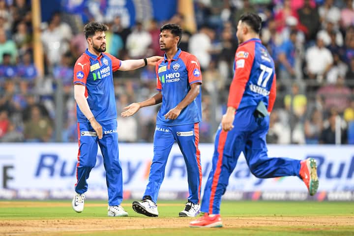 In IPL 2025, there was a competition between Delhi Capitals and Mumbai Indians on Wednesday. Where Mumbai defeated Delhi by 59 runs. With this defeat, Delhi's journey in the tournament ended. During this time, Delhi's name was recorded as an embarrassing record.