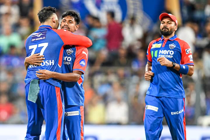 At the same time, Delhi has won only 6 matches in 13 matches. At the same time, he has suffered defeat in 6. He is ranked 5th with 13 points. Delhi's last league match is on Punjab on 24 May.
