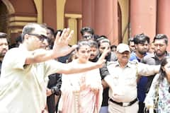 फिल्म ‘मां’ की रिलीज से पहले दक्षिणेश्वर काली मंदिर पहुंचीं काजोल, साड़ी में दिखा रॉयल लुक