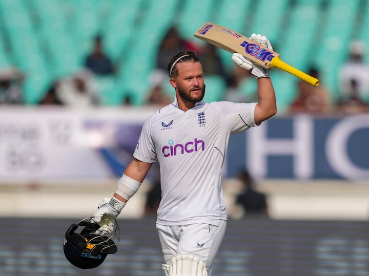 डकेट इंग्लैंड में भारत के लिए खतरा साबित हो सकते हैं. वो इस समय शानदार फॉर्म में चल रहे हैं. डकेट ने जिंबाब्वे के खिलाफ 134 गेंदों में 140 रनों की पारी खेली. इस दौरान उनका स्ट्राइक रेट 104.48 का रहा.