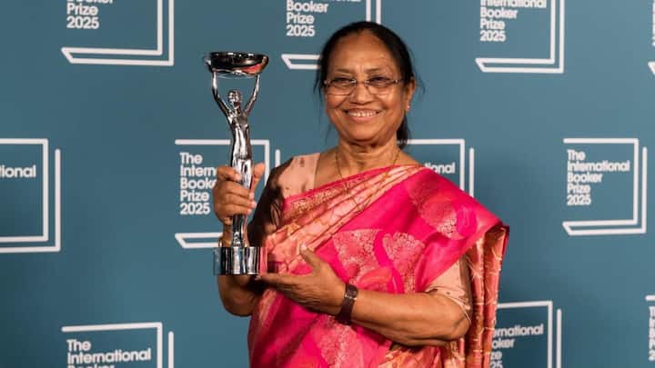 कर्नाटकचे बानू मुश्ताक ने इतिहास रचला आहे. त्यांना 2025 मध्ये आंतरराष्ट्रीय बुकर पुरस्कार मिळाला.