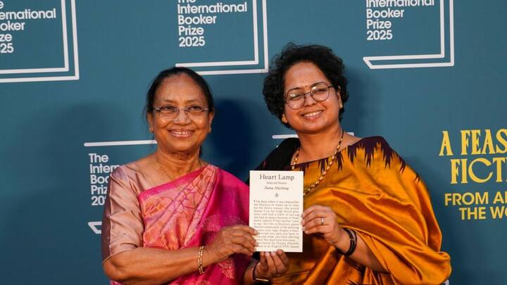 बुकर पुरस्कार मिळणाऱ्या लेखकाचे पुस्तक संपूर्ण जगभरात विक्री होत असते, आणि या विक्रीचा संपूर्ण फायदा हा त्या लेखकाला मिळतो.