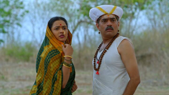 सत्य आणि धर्माच्या विजयासाठी एक नवा अध्याय सुरू झाला आहे. या कवडीच्या माध्यमातून देवीचं सर्वव्यापी आणि सूक्ष्म स्वरूप प्रकट झालंय आणि आता हीच देवी एका नव्या रूपात दर्शन देणार आहे. आणि ते म्हणजे, आई तुळजाभवानी बाळरूपात प्रकट होणार आहे.