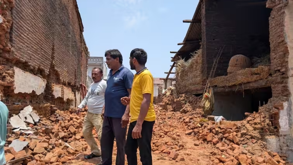 गुजरात के मेहसाणा में हादसा, दीवार गिरने से 3 लोगों की मौत, 4 घायल
