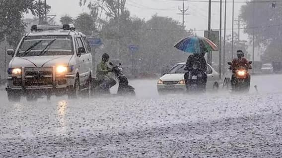 Red Alert: கோவை, நீலகிரிக்கு ரெட் அலர்ட்! இன்னும் 24 மணி நேரத்தில் காற்றழுத் தாழ்வு மண்டலம் - உங்க மாவட்டத்தில் எப்படி?