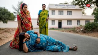 साहब यही है क्या यूपी की स्वास्थ्य व्यवस्था? CHC में खुले में हुआ महिला का प्रसव