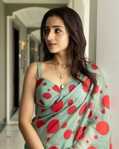 Trisha Krishnan: పోల్కా డాట్ శారీ స్లీవ్‌లెస్ బ్లౌజ్..త్రిష ఏజ్ 20 ఏళ్లు తగ్గిపోయింది!