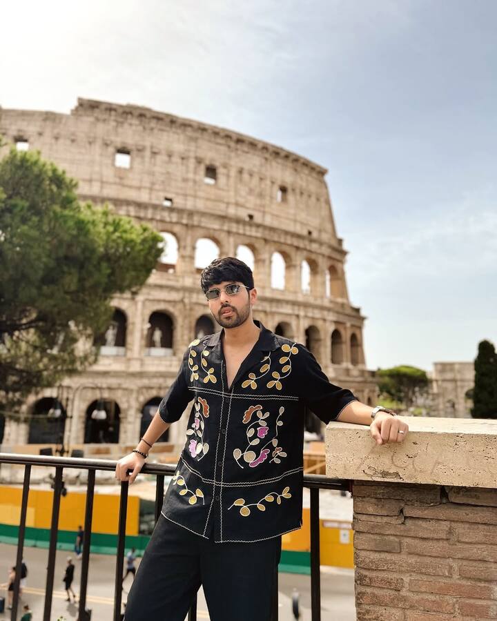 अरमान का जवाब मिलने के बाद उनके चाहने वालों ने राहत सांस ली है. अब उनके इस ट्वीट पर फैंस जमकर रिेएक्टर कर रहे हैं. एक यूजर ने लिखा, 'आप भी हमारी ही तरह हो भाई.'