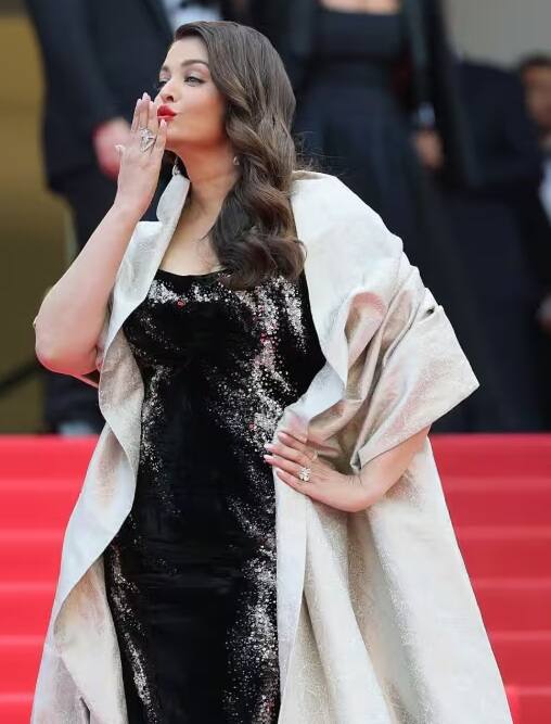 સાડી બાદ બ્લેક ગાઉનમાં ઐશ્વર્યાનો જોવા મળ્યો અંદાજ