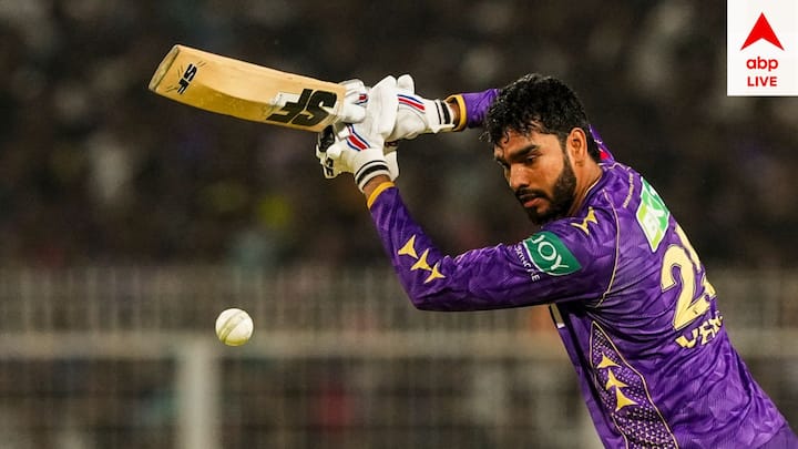 ২৩.৭৫ কোটি টাকা দিয়ে এবারের আইপিএলে কেকেআর দলে নিয়েছিল বেঙ্কটেশ আইয়ারকে। কিন্তু গোটা টুর্নামেন্টে জঘন্য পারফরম্য়ান্স করেছেন মধ্যপ্রদেশের ক্রিকেটার।