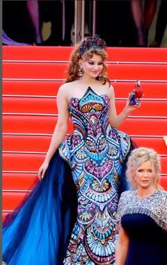 पहले चार लाख का तोता, फिर 5 लाख का ब्रा-बैग, उर्वशी रौतेला ने कान्स फेस्टिवल में ऐसे बटोरी चर्चा