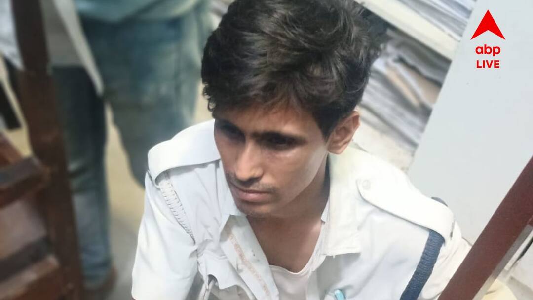 Civic Volunteer Arrest accused of stealing constable's uniform and misbehaving Civic Volunteer Arrest: পুলিশ কনস্টেবলের ইউনিফর্ম চুরি করে সেই পোশাকেই দুর্ব্যবহার! গ্রেফতার সিভিক ভলান্টিয়ার