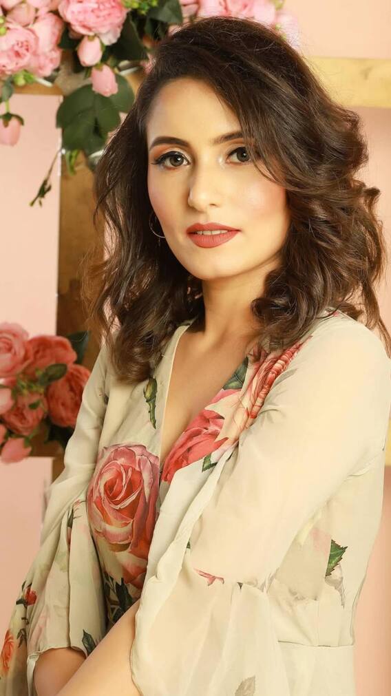 हेरा फेरी की छोटी बच्ची अब हो गई है बेहद खूबसूरत, देखें 10 तस्वीरें