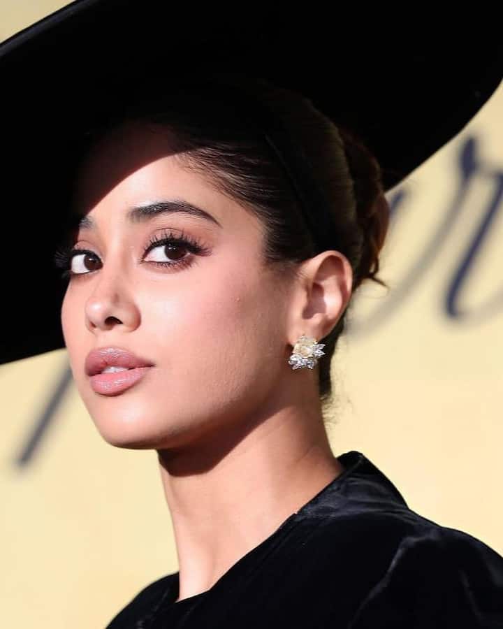 Kendall, Is That You? Janhvi Kapoor’s YSL Look At Cannes Sparks Style Déjà Vu Her outfit featured two rare YSL Rive Gauche pieces – a 1987 sculptural saucer hat and a 1989 velvet jacket. (Instagram/janhvikapoor)