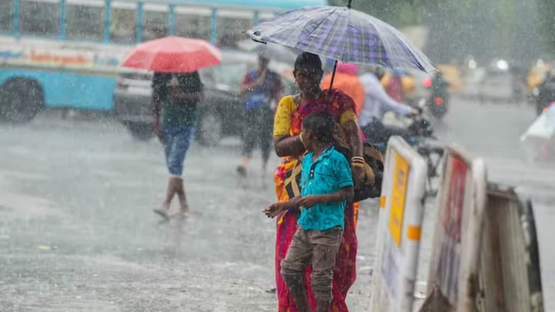 TN weather Reoprt: வந்தது ரெட் அலெர்ட் - இன்று எங்கெல்லாம் கனமழை, கோடையில் வெள்ளக்காடாகும் தமிழ்நாடு- வானிலை அறிக்கை