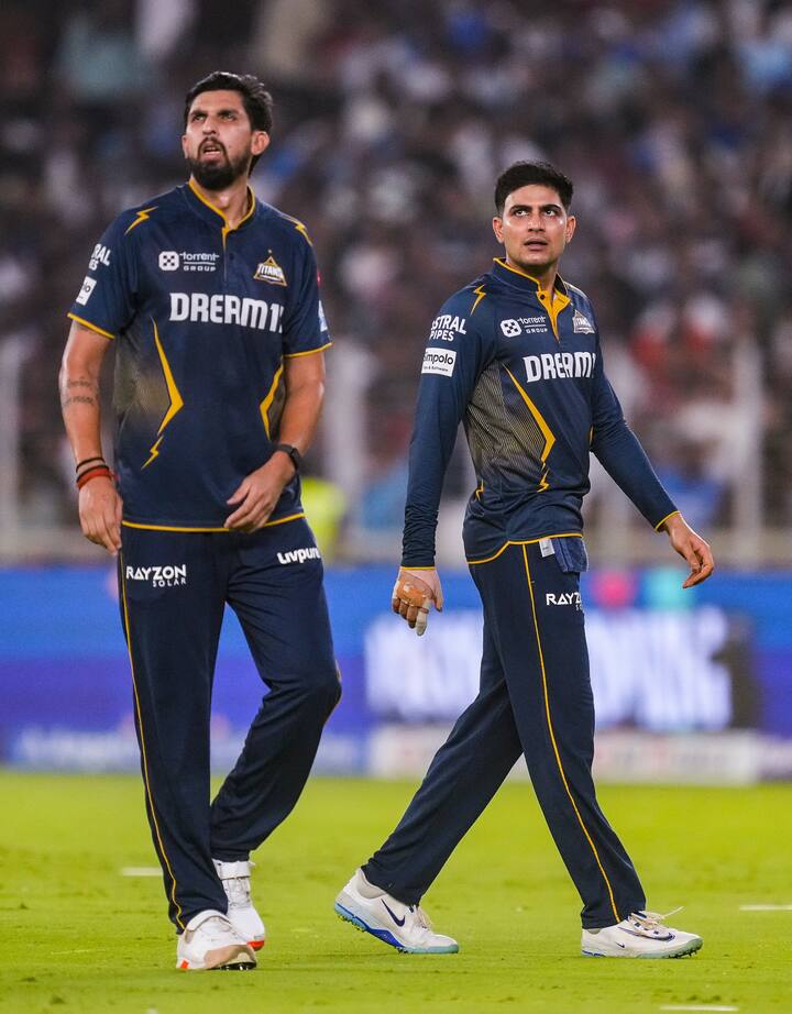 तेज गेंदबाज ईशांत इस सीजन में काफी खराब प्रदर्शन रहा है. ईशांत ने इस सीजन में कुल सात मैच खेले. इस दौरान उन्होंने 51.25 की औसत से सिर्फ 4 विकेट लिए हैं. वहीं ईशांत ने इस सीजन में 11.18 की इकॉनमी रेट से रन लुटाए.