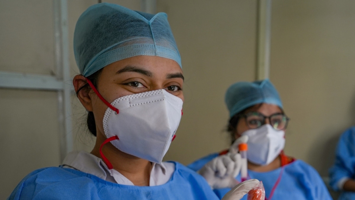 Coronavirus Case: महाराष्ट्र में कोरोना का आतंक, 132 मरीजों में कोविड-19 की पुष्टि, सर्वेक्षण के आंकड़े चौंकाने वाले