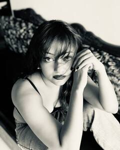 चाहत्यांना घायाळ करणारी मानसी नाईकची अदा, इन्स्टाग्रामवर शेअर केले बोल्ड फोटो