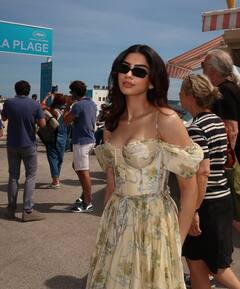 कान्स की सड़कों पर खुशी कपूर ने फ्लॉन्ट किया अपना समर कलेक्शन, आउटफिट से आप भी ले सकती हैं इंस्पिरेशन