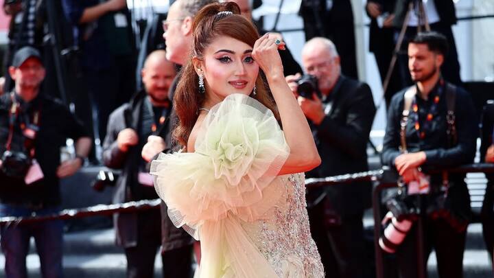 With her lines ‘Threads with zero regret’, she said this shift not only highlighted the growing importance of sustainability in the fashion and film industry but also showcased that elegance and environmental consciousness can coexist.