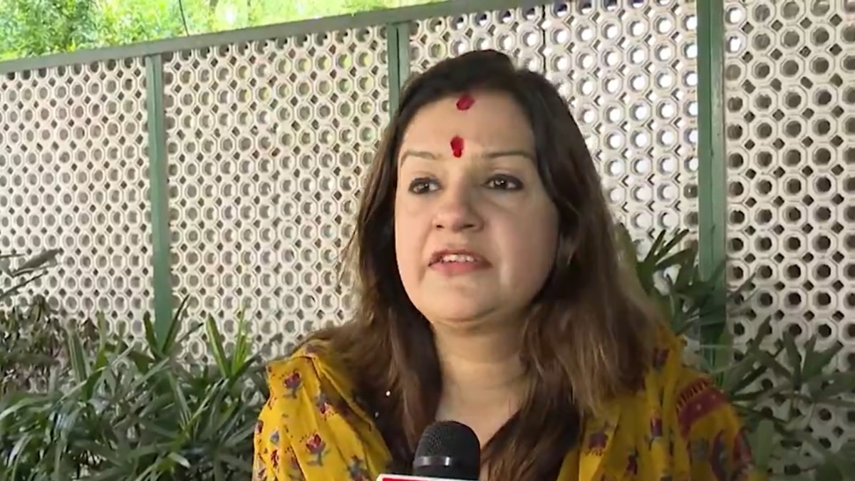 ऑपरेशन सिंदूर: सांसदों के विदेश दौरे पर प्रियंका चतुर्वेदी बोलीं, ‘इसका उद्देश्य यह दिखाना है कि…’