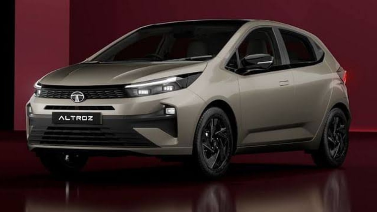 Tata Altroz 2025 Vs Nexon: Which One Makes More Sense? Tata Altroz 2025 Vs Nexon: Which One Makes More Sense?