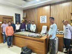 बाप रे बाप, कारमध्ये भलीमोठी कॅश; बुलढाणा पोलिसांची कारवाई, कोटी रुपयांचे 500 चे बंडल जप्त