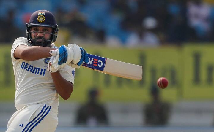 रोहित शर्मा ने हाल ही में टेस्ट क्रिकेट से संन्यास ले लिया. जिस वजह से वो भी इंग्लैंड में खेलते हुए नहीं दिखेंगे. उनकी जगह अब टीम की कमान शुभमन गिल को सौंप दी गई है. रोहित के रिटायरमेंट के लगभग 1 हफ्ते बाद दिग्गज बल्लेबाज विराट कोहली ने भी टेस्ट क्रिकेट को अलविदा कह दिया. जिसके बाद वो भी इंग्लैंड में नहीं दिखेंगे.