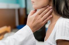 एसी में सोने से पहले कमरे में पानी का बर्तन क्यों रखते हैं लोग? जानें क्या होता है फायदा