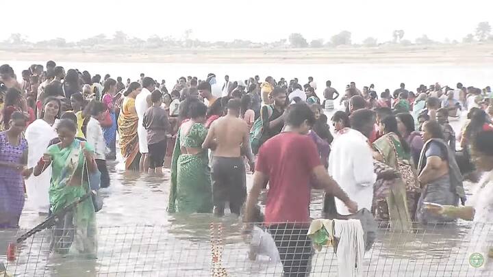 సరస్వతి పుష్కరాలు మే 24 పదవ రోజు కాళేశ్వరంలో త్రివేణి సంగమం వద్ద భక్తుల పుణ్యస్నానాలు