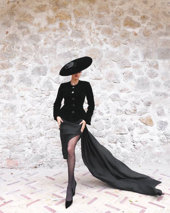 जान्हवीच्या क्लासी आणि मोहक अंदाजाचे सर्वत्र कौतुक होत आहे.