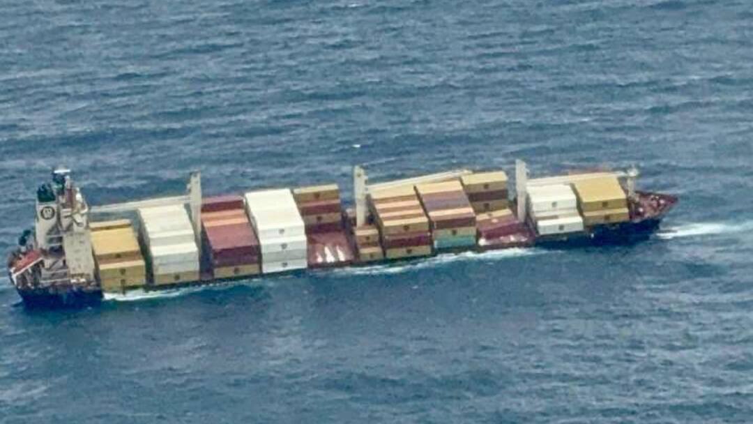 21 Rescued After Liberia-Flagged Container Ship Tilts Off Kochi Coast Salvage Ops Underway 21 Rescued After Container Ship Tilts Off Kochi Coast; Salvage Operation, Risk Assessment Underway