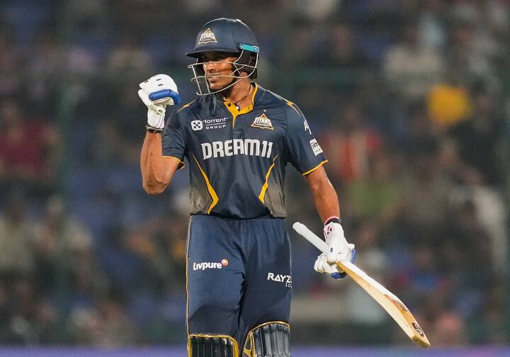 सुदर्शन भारत के लिए वनडे और टी20 पहले ही खेल चुके हैं. उन्होंने वनडे में 3 मैचों में दो अर्धशतक लगाए हैं. उन्होंने इस दौरान 63.5 की औसत से 127 रन बनाए हैं. वहीं टी20 में वो एक मैच खेले हैं. लेकिन उन्हें बल्लेबाजी करने का मौका नहीं मिला. अब वो टेस्ट क्रिकेट में भी अगले महीने में डेब्यू कर सकते हैं.