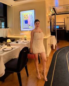 'विराट के बाद अब क्या धोनी का लाइक चाहिए?' डीपनेक ड्रेस में अवनीत कौर का ग्लैमरस लुक देख बोले फैंस