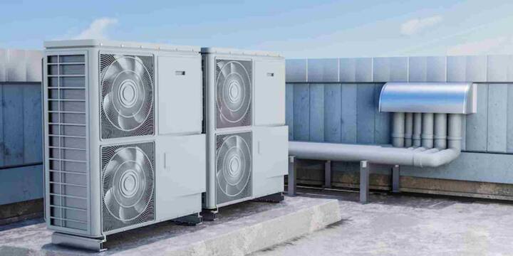 कुछ और टिप्स जो बिल कम करने में मदद करेंगे. कमरे को अच्छे से सील करें ताकि ठंडी हवा बाहर न निकले. दिन में पर्दे खींचे रखें ताकि धूप अंदर न आए. रेगुलर सर्विसिंग से AC की एफिशिएंसी बनी रहती है. इन्वर्टर AC या 5 स्टार रेटिंग वाला मॉडल चुनें, जो बिजली की खपत कम करता है.