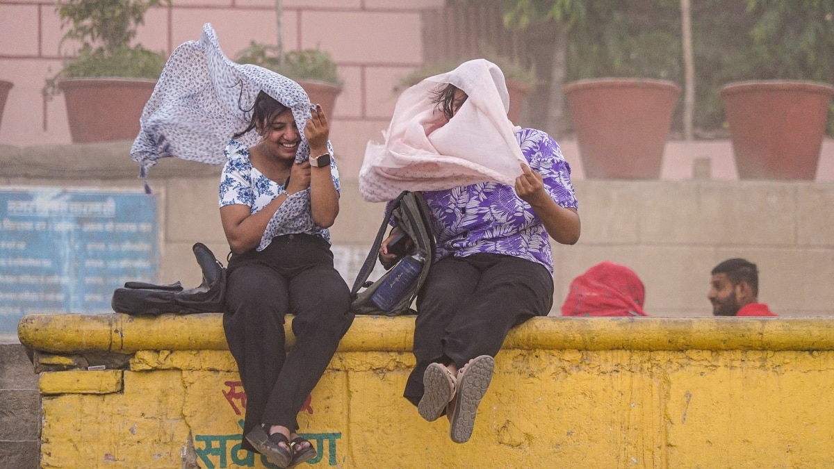 बिहार में आंधी-तूफान के साथ झमाझम बारिश और वज्रपात, IMD ने इन जिलों के लिए जारी की चेतावनी