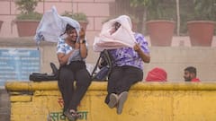 बिहार में आंधी-तूफान के साथ झमाझम बारिश और वज्रपात, IMD ने इन जिलों के लिए जारी की चेतावनी