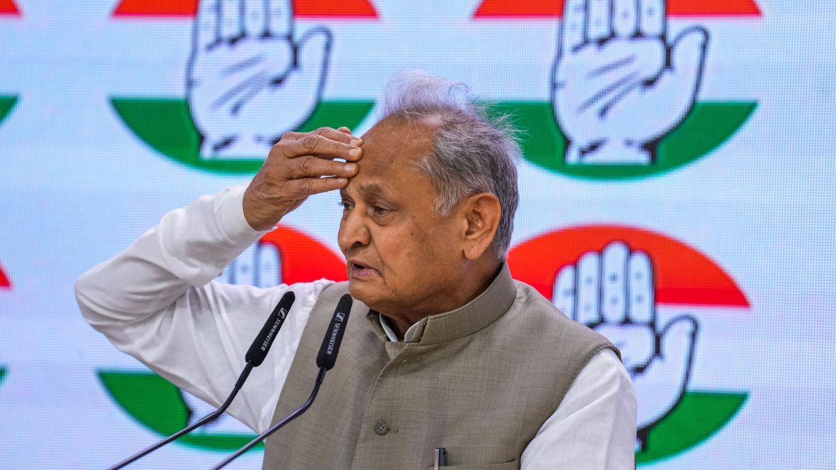 ‘सोनिया गांधी और राहुल गांधी को ED के निशाने पर लाया गया क्योंकि…’, अशोक गहलोत ने कर दिया बड़ा दावा