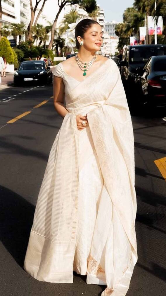 कान्स 2025 में नेहा पेंडसे का देसी अंदाज, सफेद साड़ी में दिखीं अप्सरा