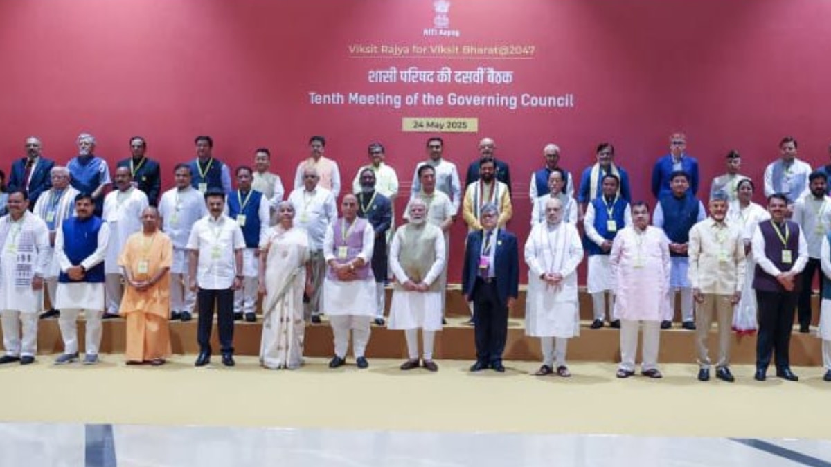 PM मोदी के सामने CM विष्णुदेव साय ने रखा ‘आत्मनिर्भर बस्तर विजन’, ये है 2047 तक का लक्ष्य